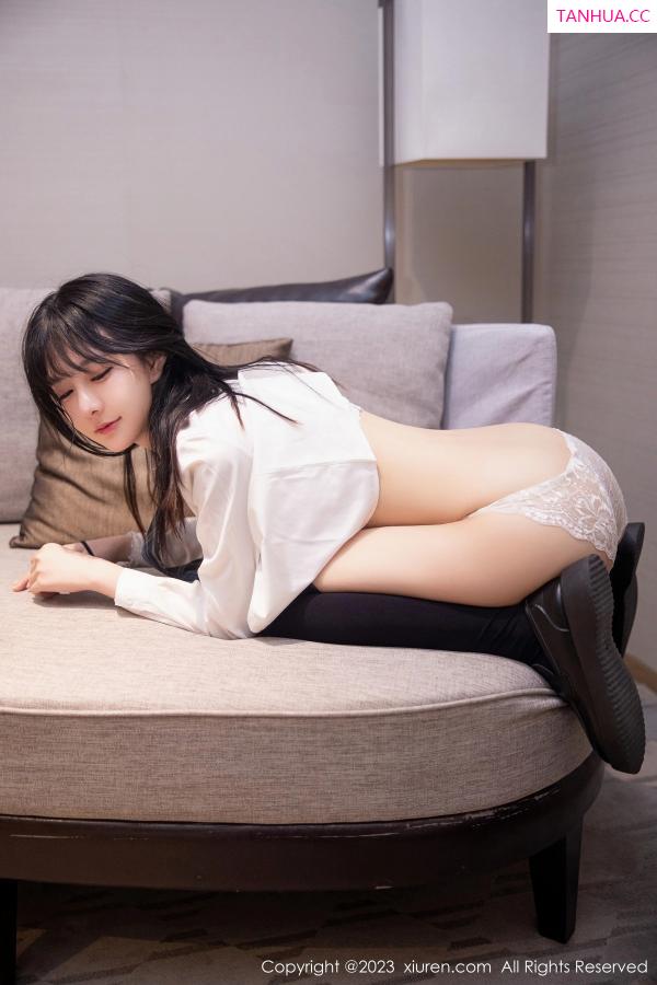   [XiuRen]高清写真图 2023.04.28 No.6662 幼幼 制服美腿第50张图片
